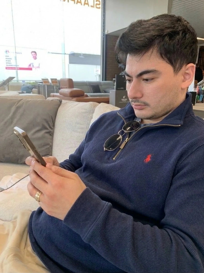 Lukas K.