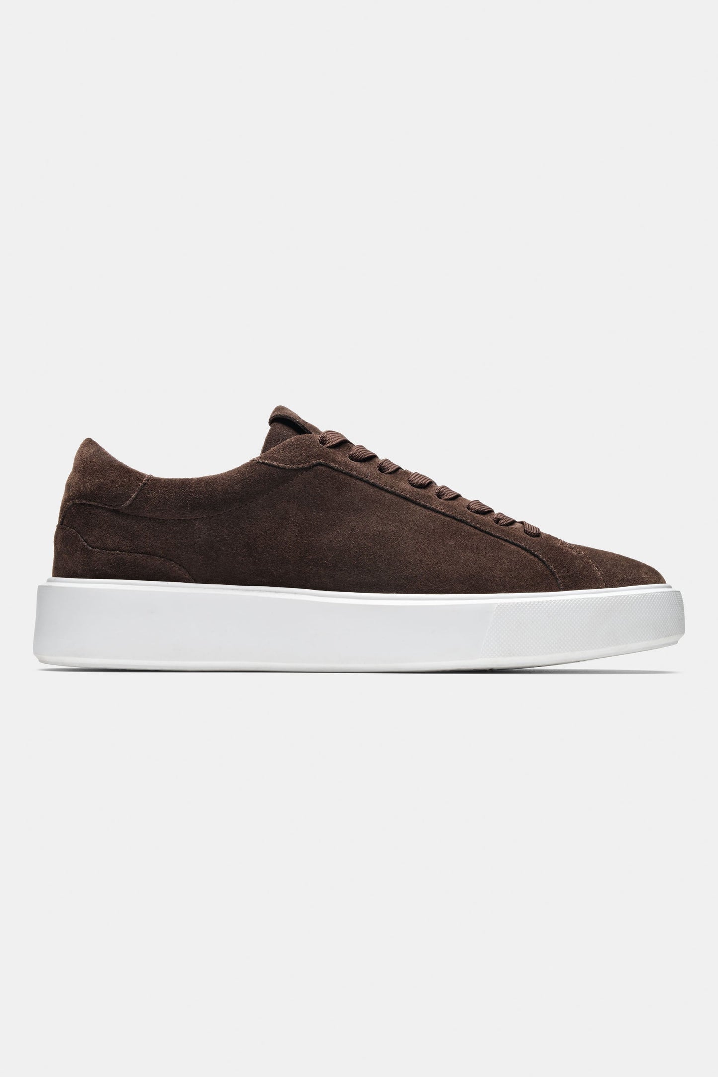 LE CLASSICHE SNEAKERS IN SUEDE