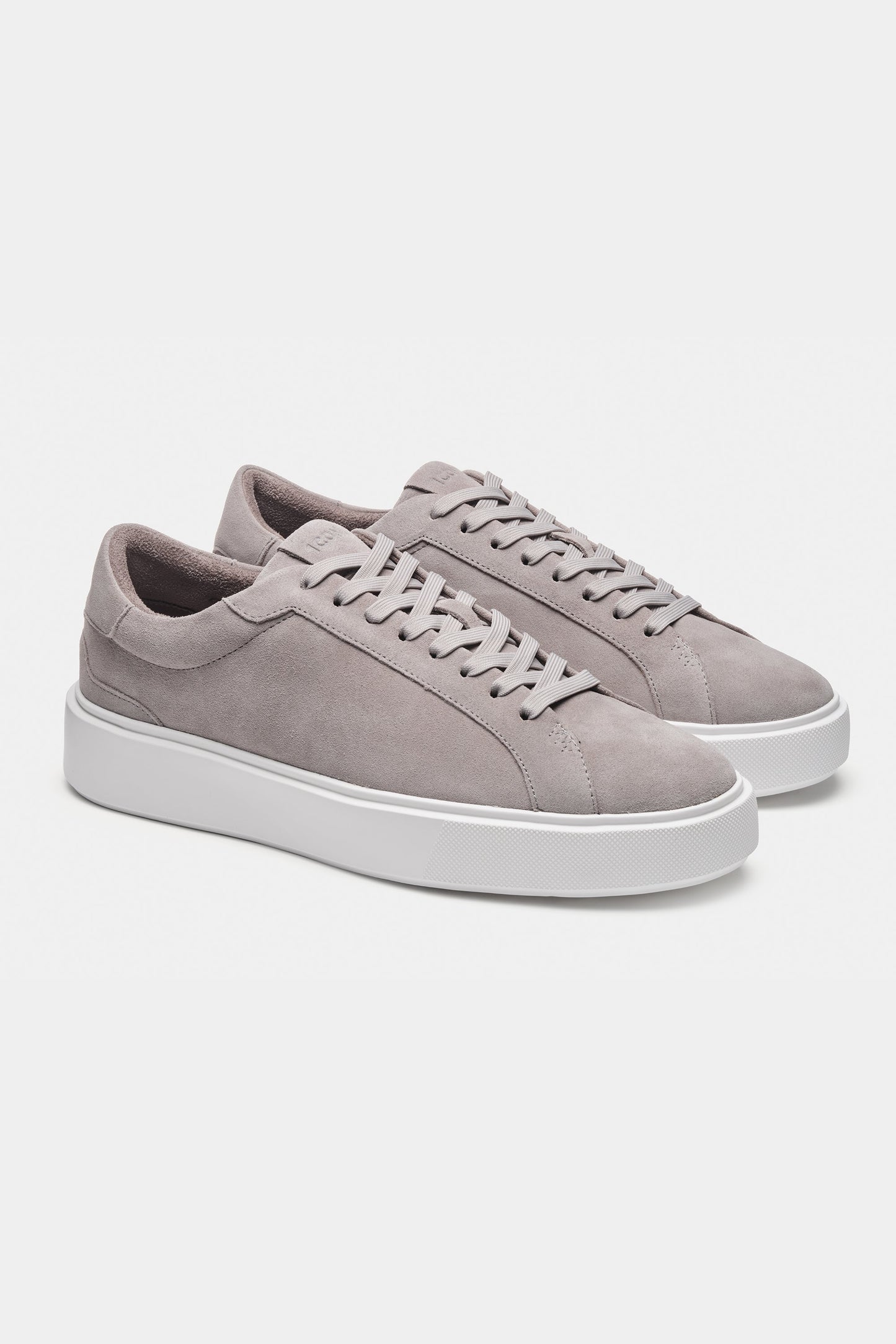 LE CLASSICHE SNEAKERS IN SUEDE