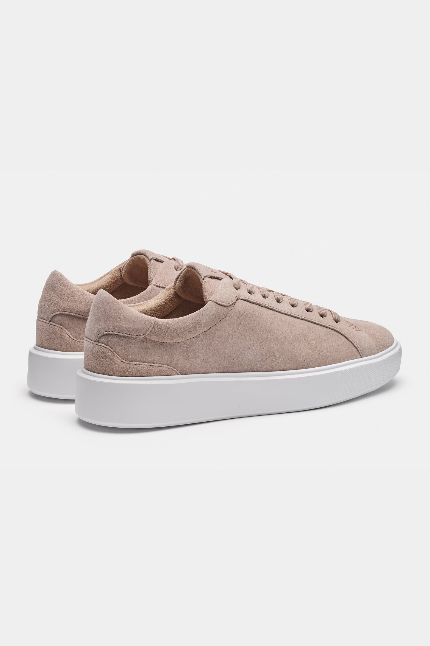 LE CLASSICHE SNEAKERS IN SUEDE