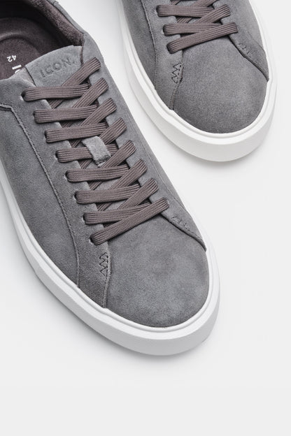 LE CLASSICHE SNEAKERS IN SUEDE