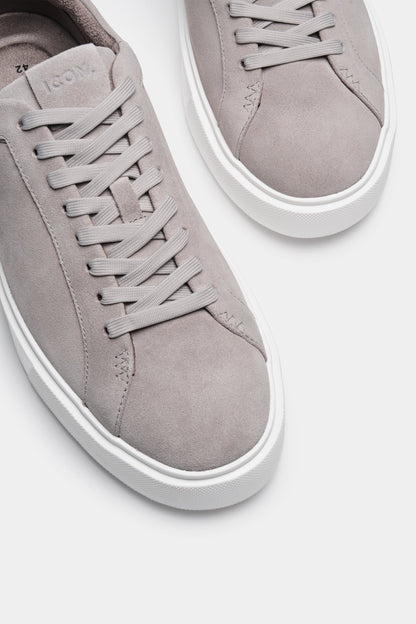 LE CLASSICHE SNEAKERS IN SUEDE