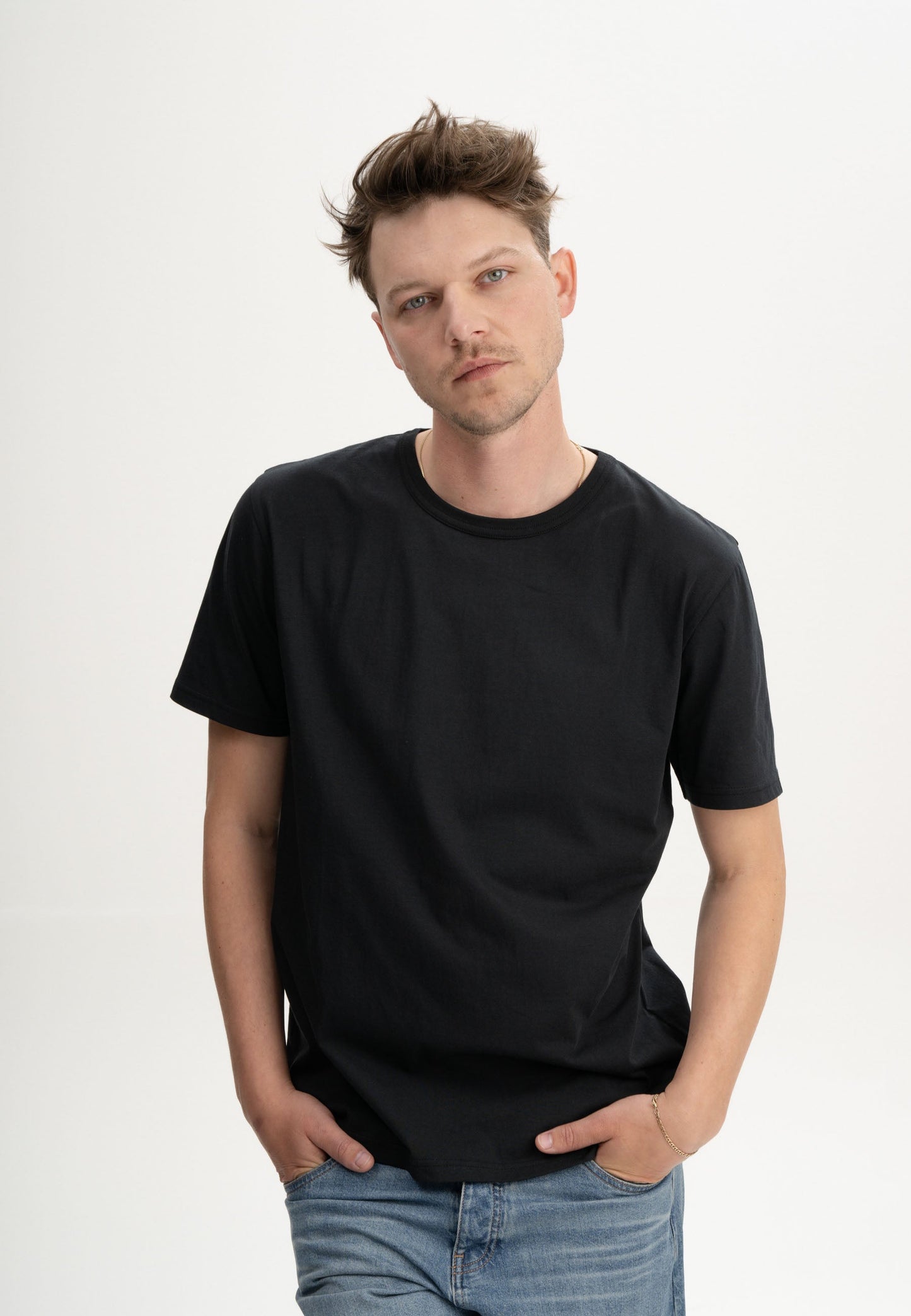 T-shirt modello IZAAN