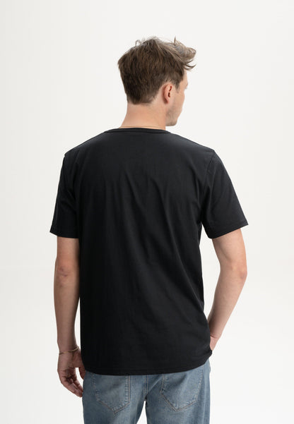 T-shirt modello IZAAN