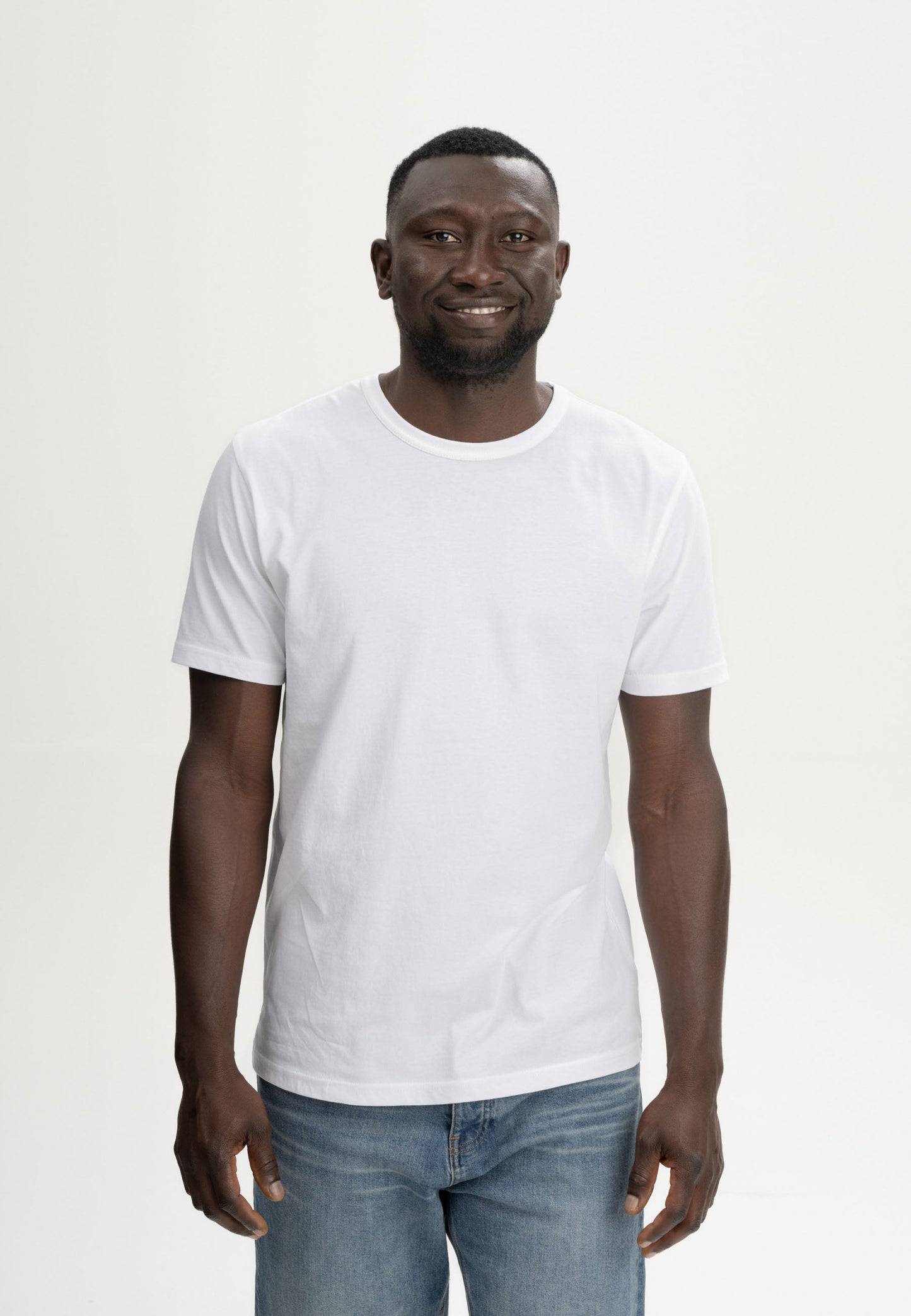 T-shirt modello IZAAN