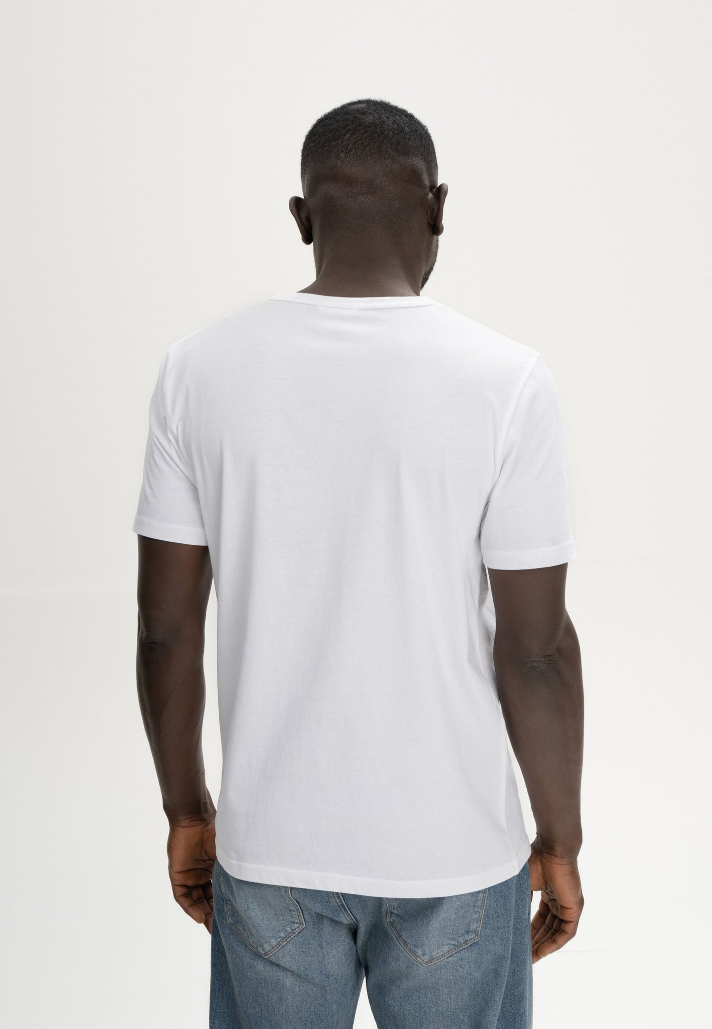 T-shirt modello IZAAN