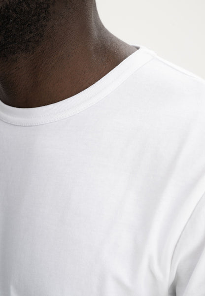 T-shirt modello IZAAN