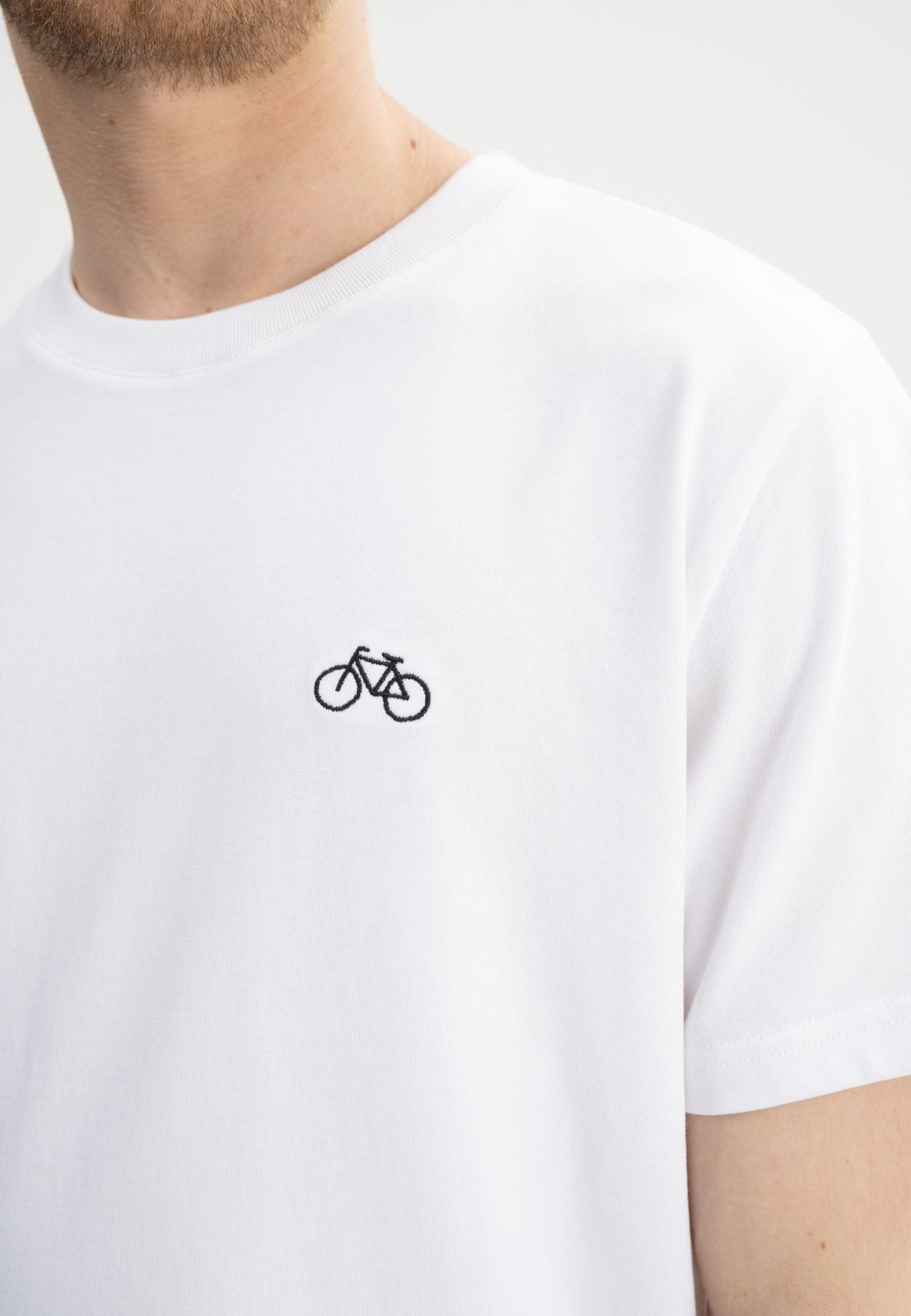 T-shirt in maglia pesante Style PRAVIN con ricamo